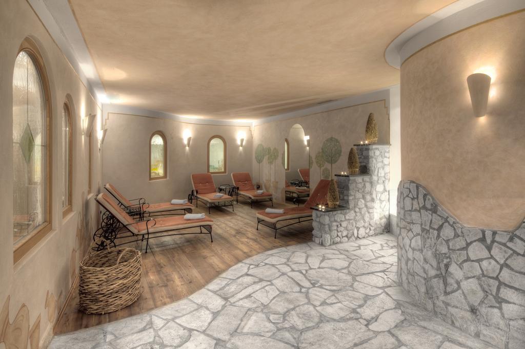 Hotel Conturines سان كاسيانو المظهر الخارجي الصورة